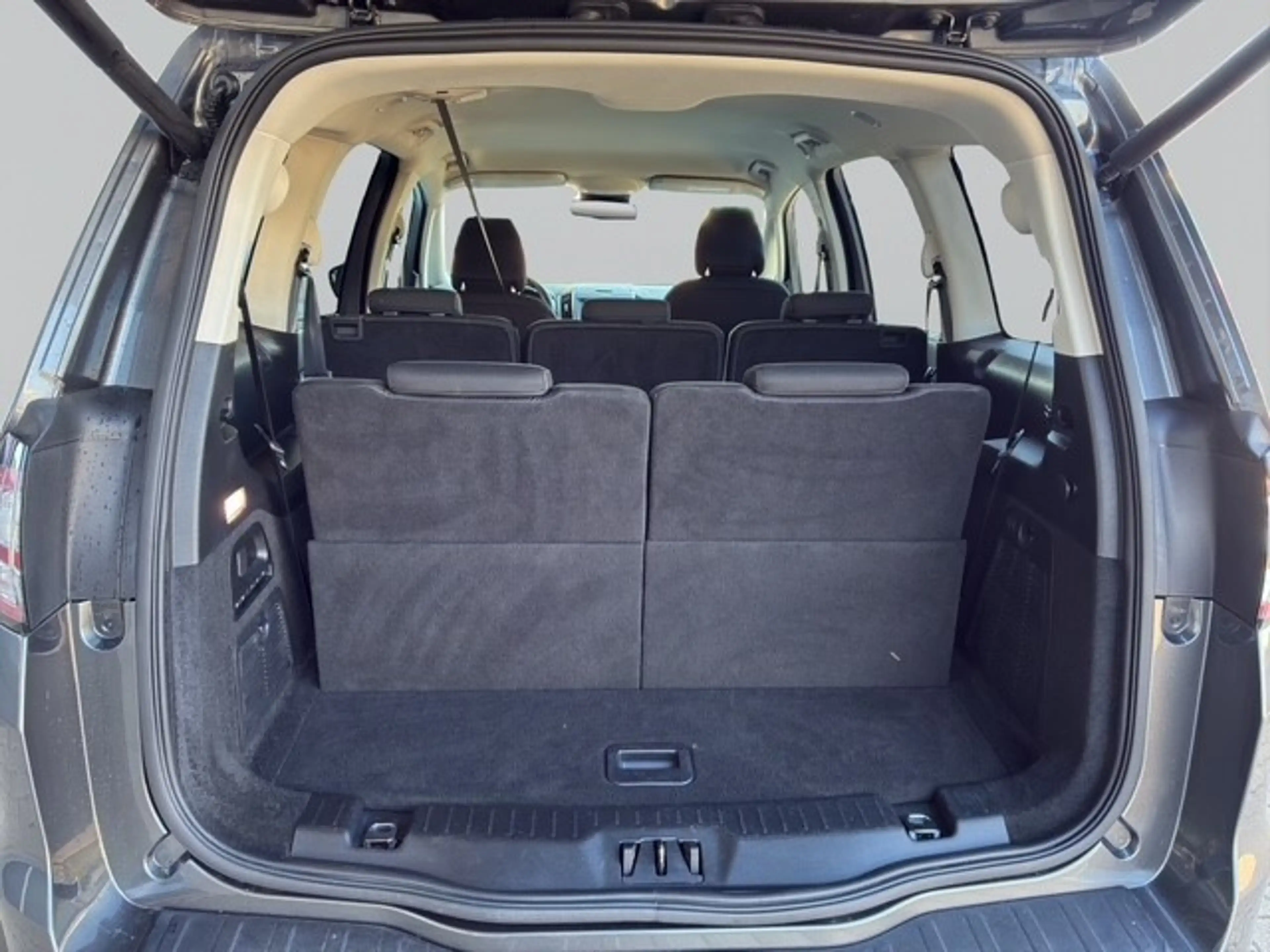 Ford Galaxy 2.5 Duratec FHEV (5-Sitzer) TITANIUM — photo 10