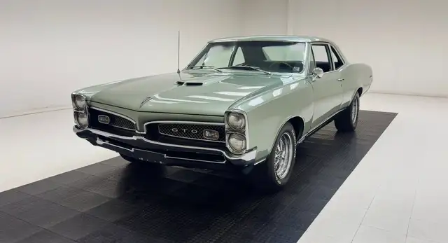 Pontiac GTO 2 Door Post Sedan