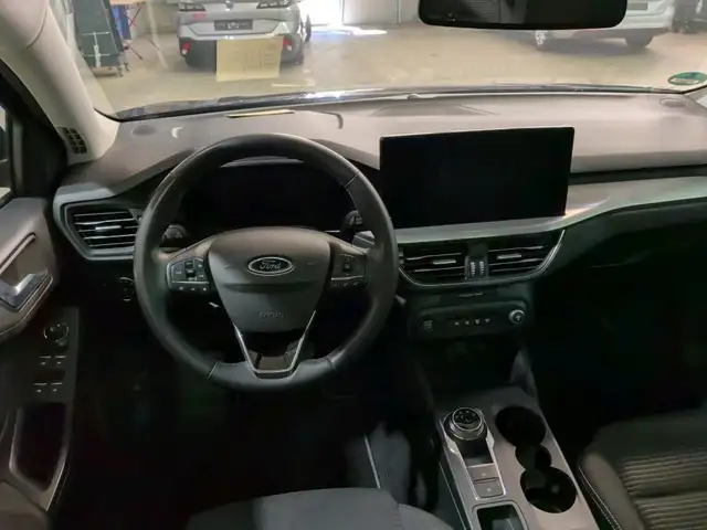 Ford Focus view 6