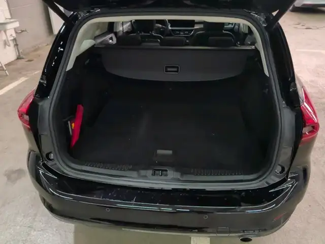 Ford Focus view 11