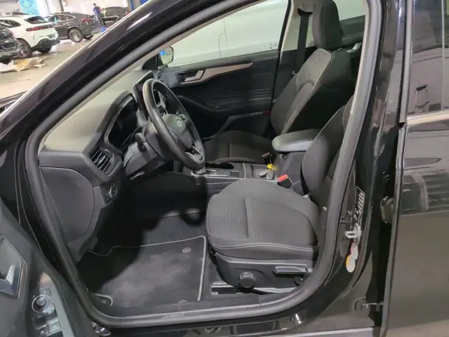Ford Focus view 7