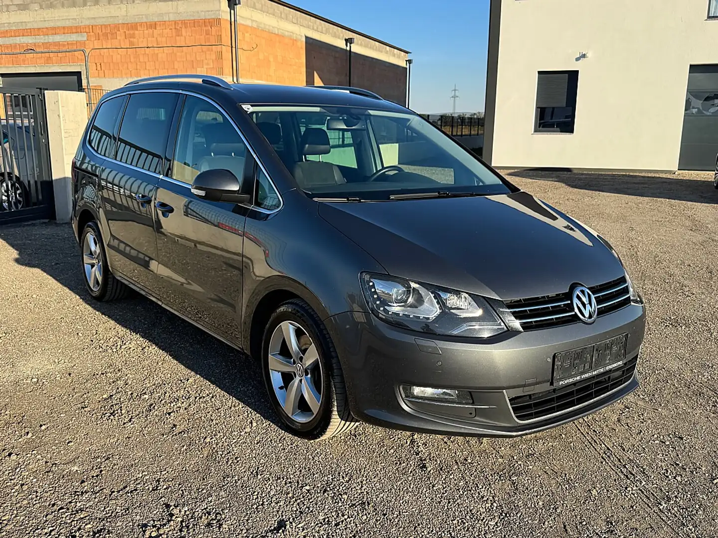 Volkswagen Sharan Highline 2,0 TDI DSG*TOP-AUSSTATTUNG* Grau - 2