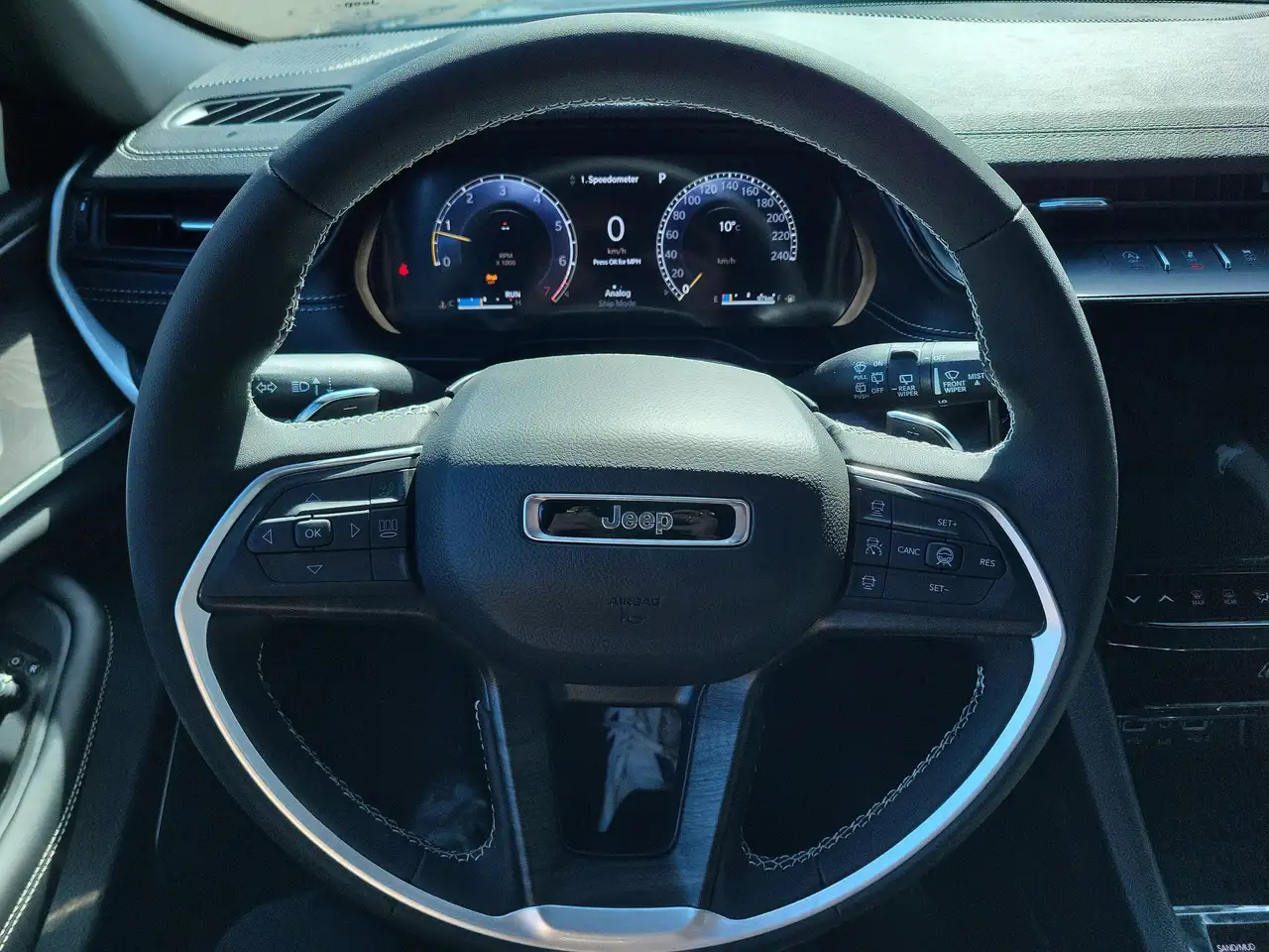 Jeep Grand Cherokee снимка Jeep Grand Cherokee