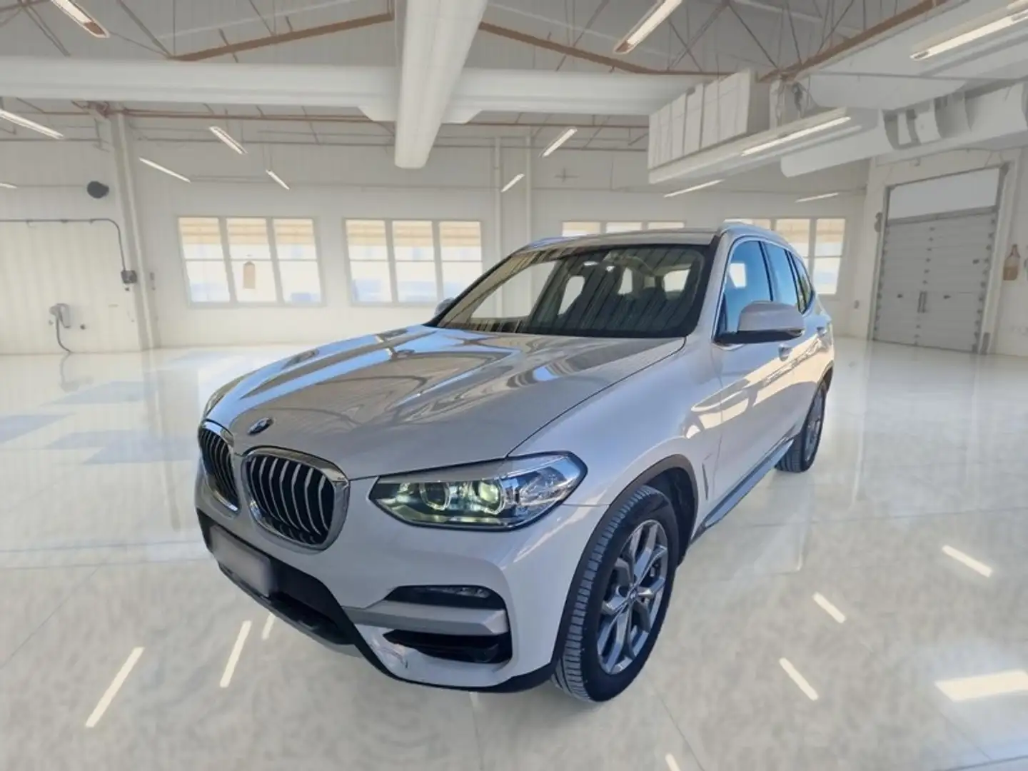 BMW X3 sDrive 18d MH48V XLine Auto - 1