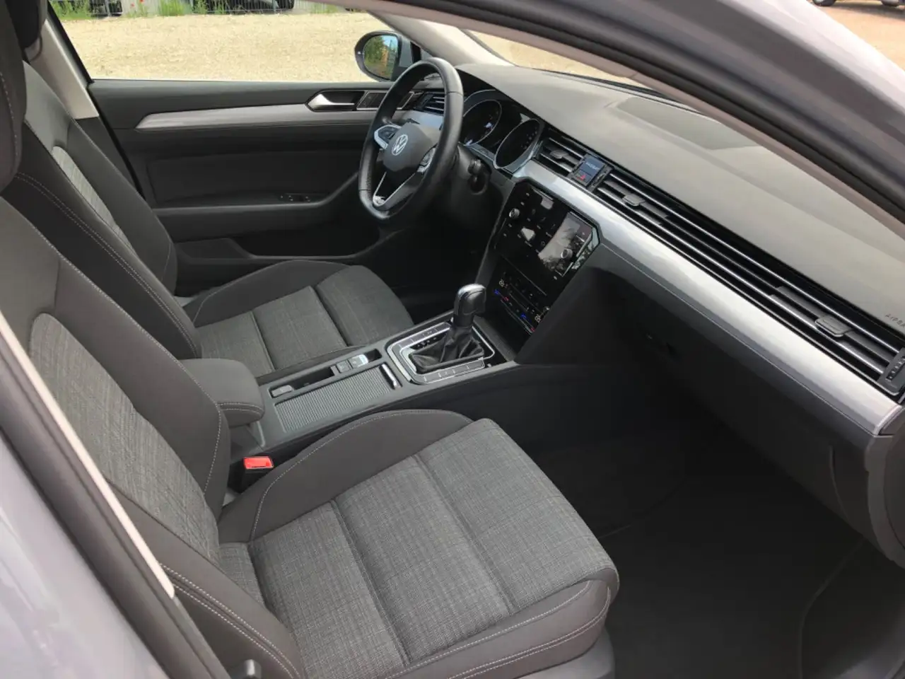 Volkswagen Passat Variant Business,NAVI,LED,ACC,SHZ,RFK,DAB 12
