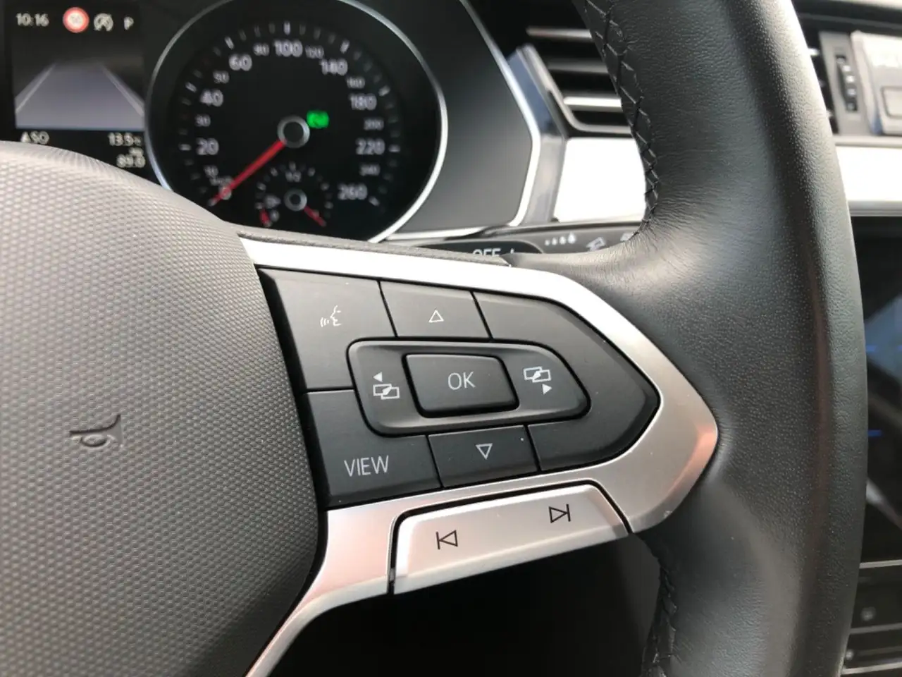 Volkswagen Passat Variant Business,NAVI,LED,ACC,SHZ,RFK,DAB 18
