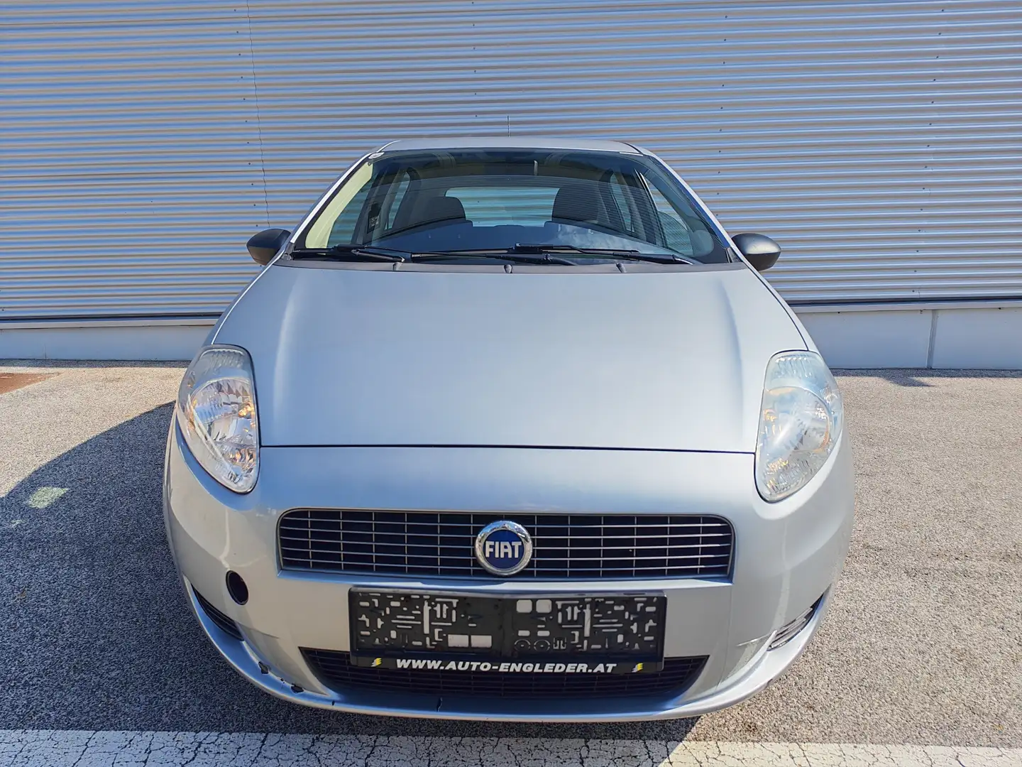 Fiat Grande Punto 1.4 Active ° PICKERL NEU ° KLIMA ° 138TKM Grau - 2