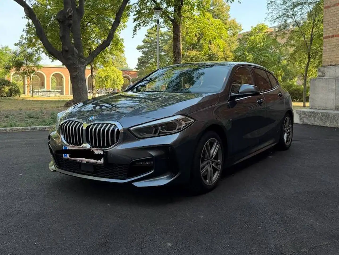 BMW 118 118i Aut. M Sport Paket Grau - 1