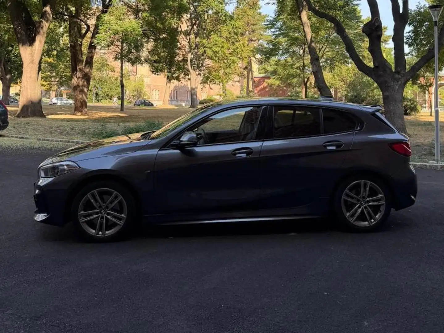 BMW 118 118i Aut. M Sport Paket Grau - 2