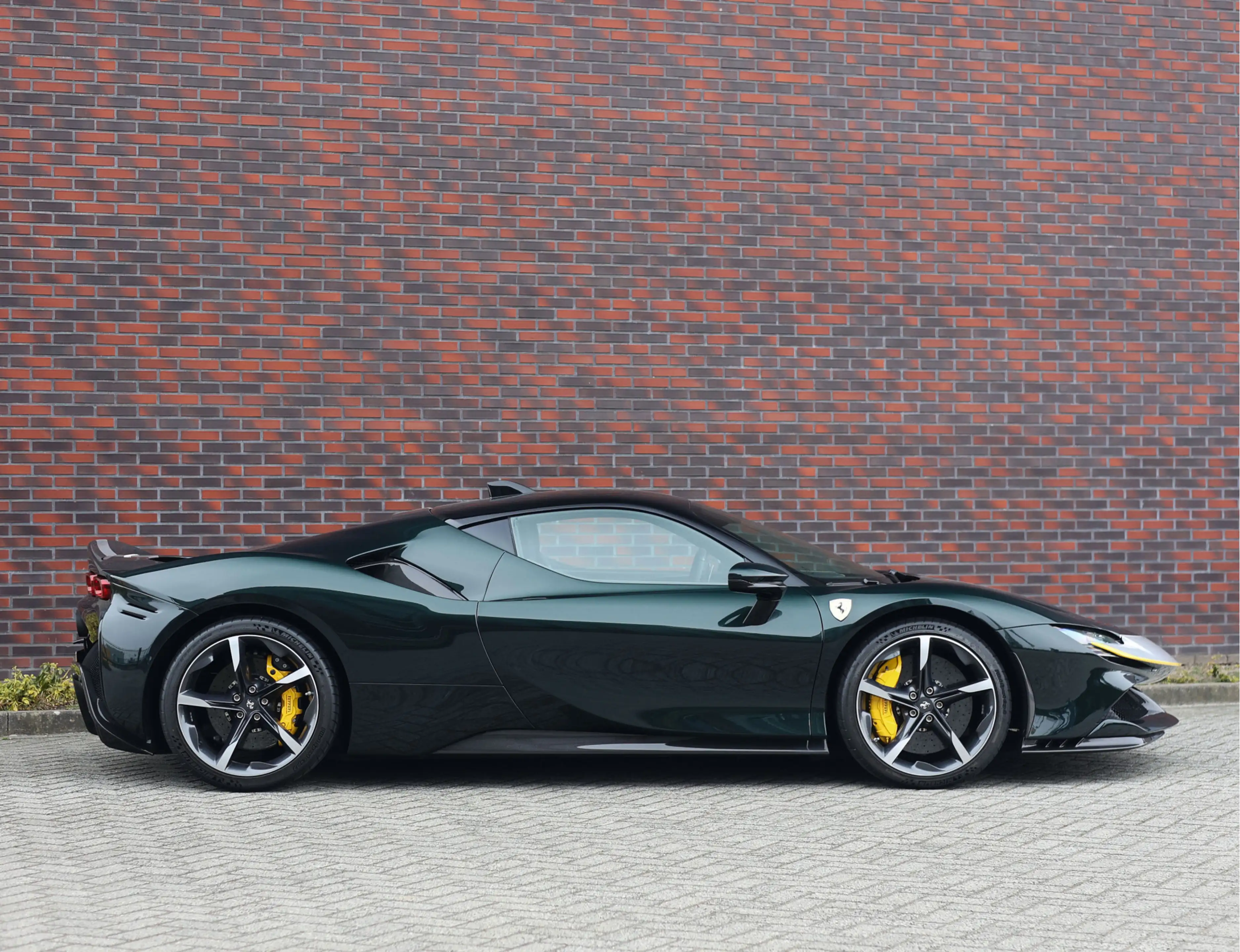 Ferrari SF90 Stradale 4.0 V8 | Atelier - Verde Zeltweg - Extended Fioran — photo 14