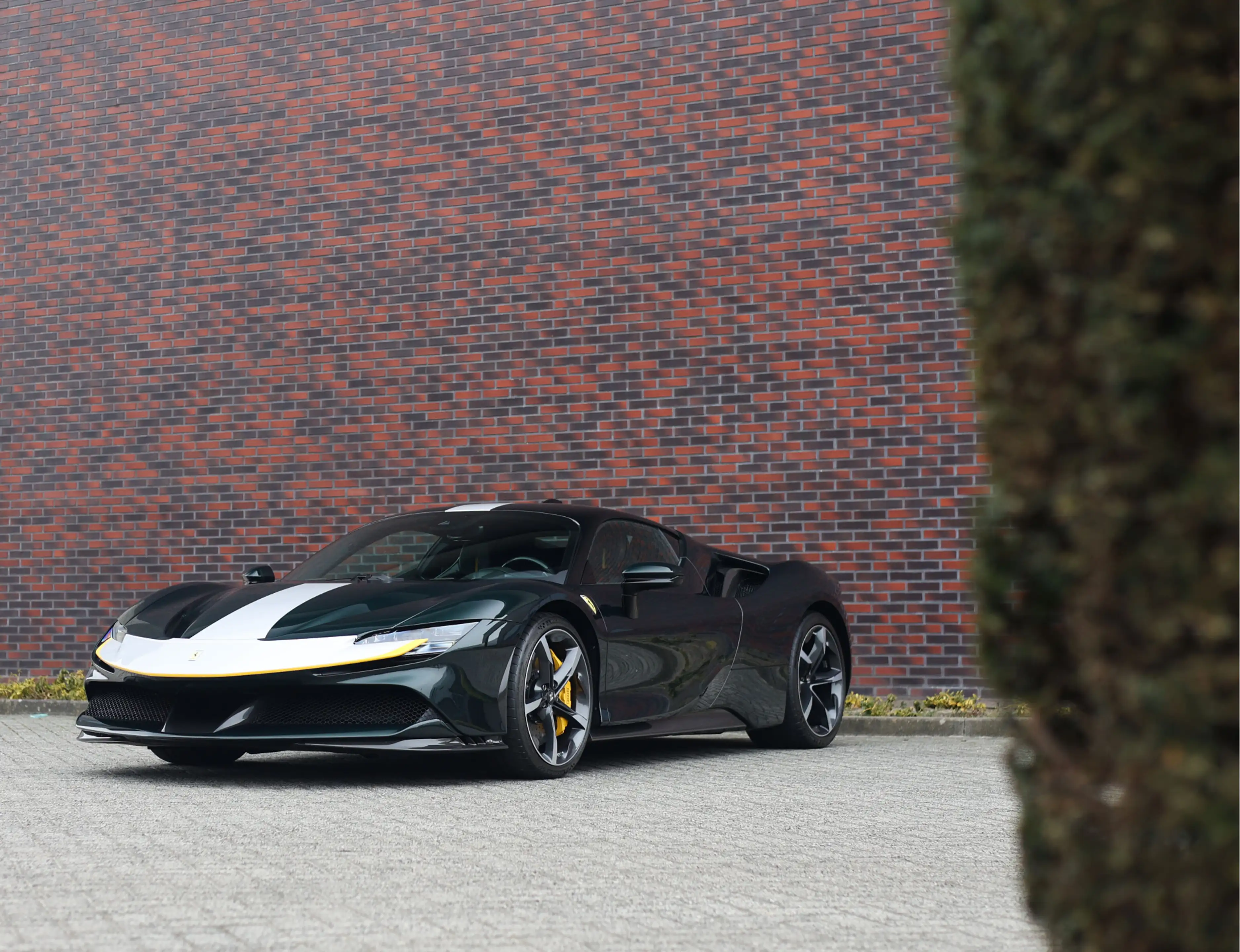 Ferrari SF90 Stradale 4.0 V8 | Atelier - Verde Zeltweg - Extended Fioran — photo 16