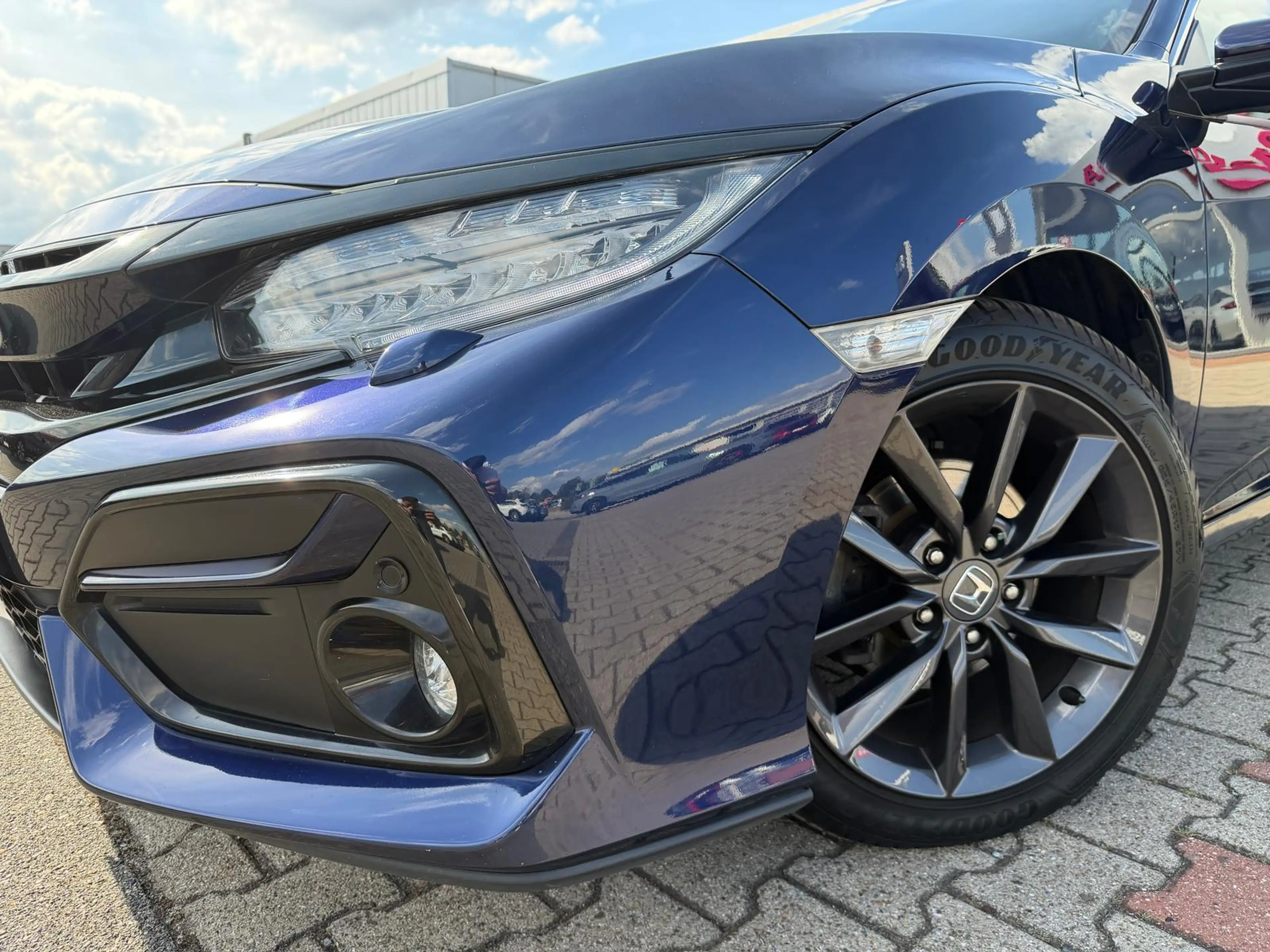 Honda Civic 1.0 V-TEC ELEGANCE NAVI+ACC+LED+KAMERA+LKA — photo 3