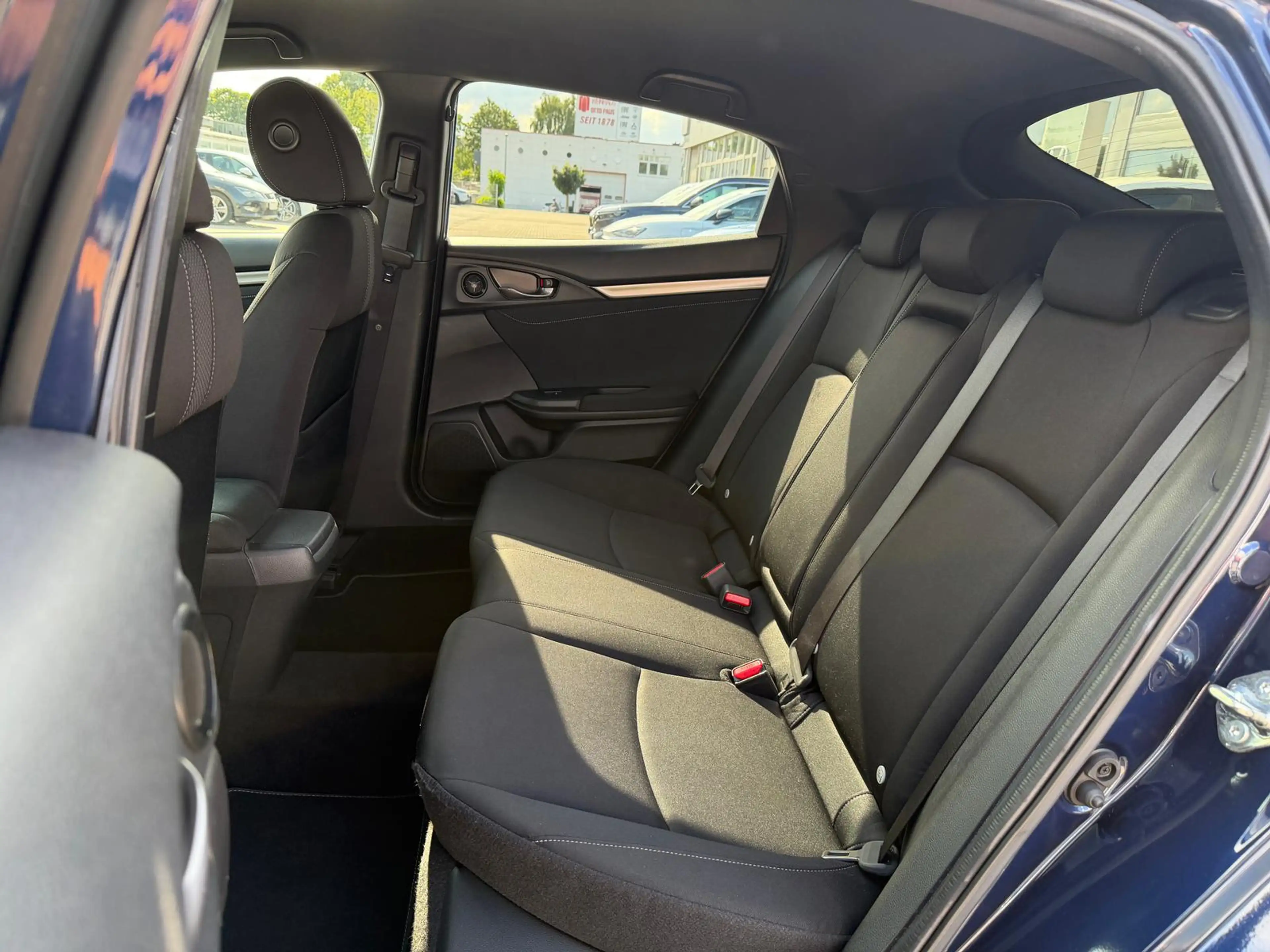 Honda Civic 1.0 V-TEC ELEGANCE NAVI+ACC+LED+KAMERA+LKA — photo 11