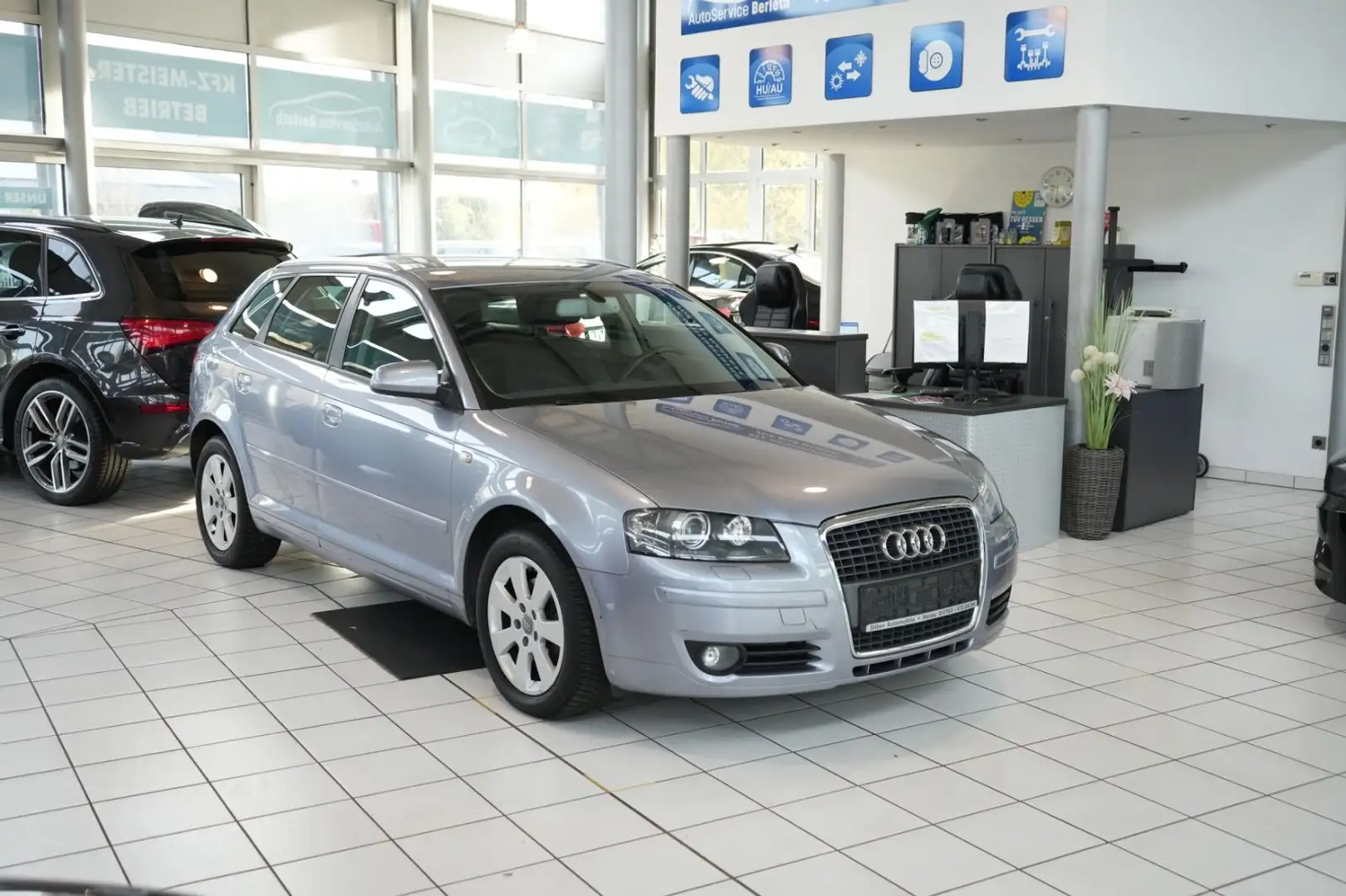 Audi A3 1.4 TFSI Ambiente Bleu - 2