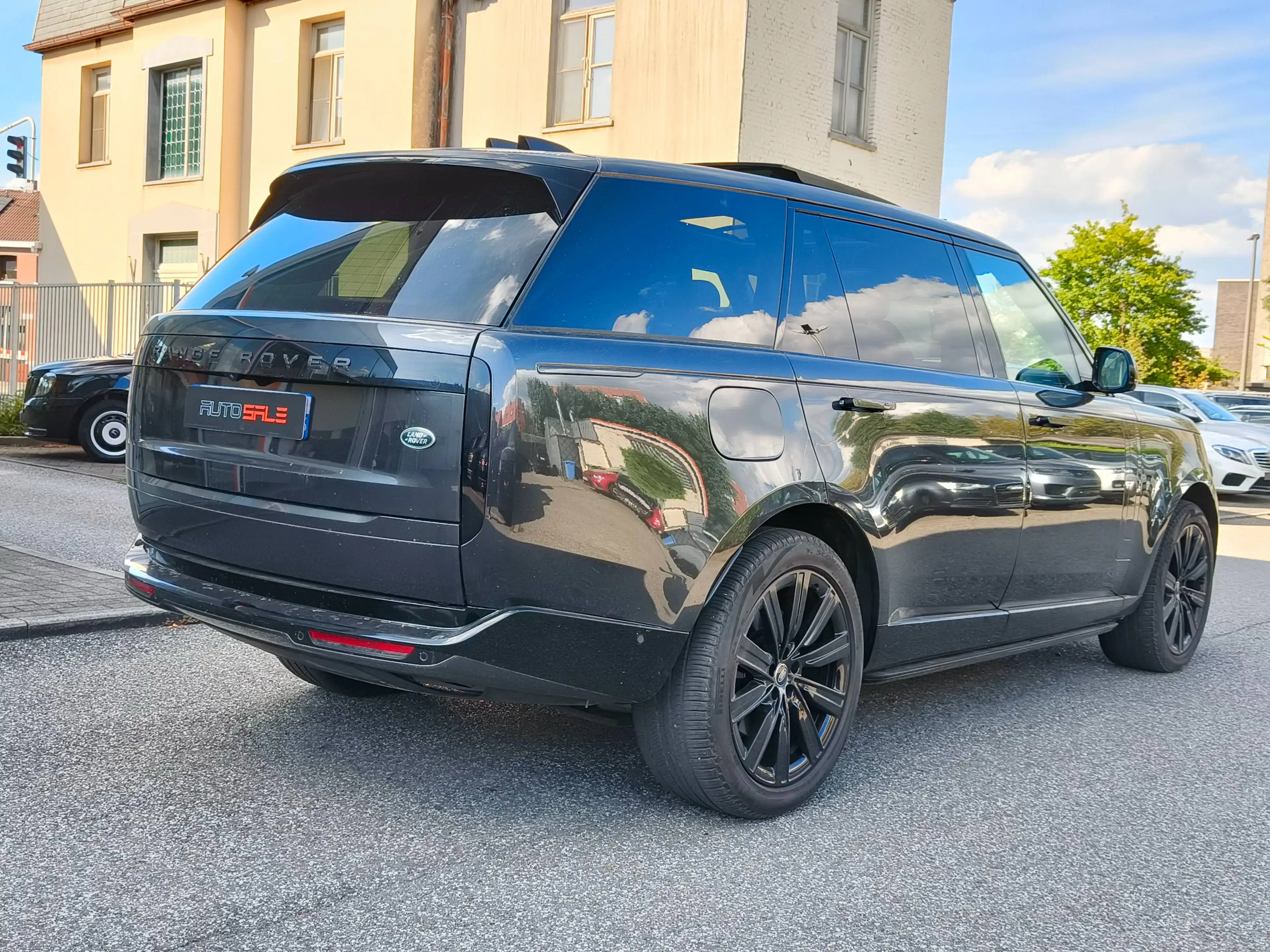 Land Rover Range Rover RR P440e LWB 3.0 Autobiography Pano/SV leather/Side step — photo 3