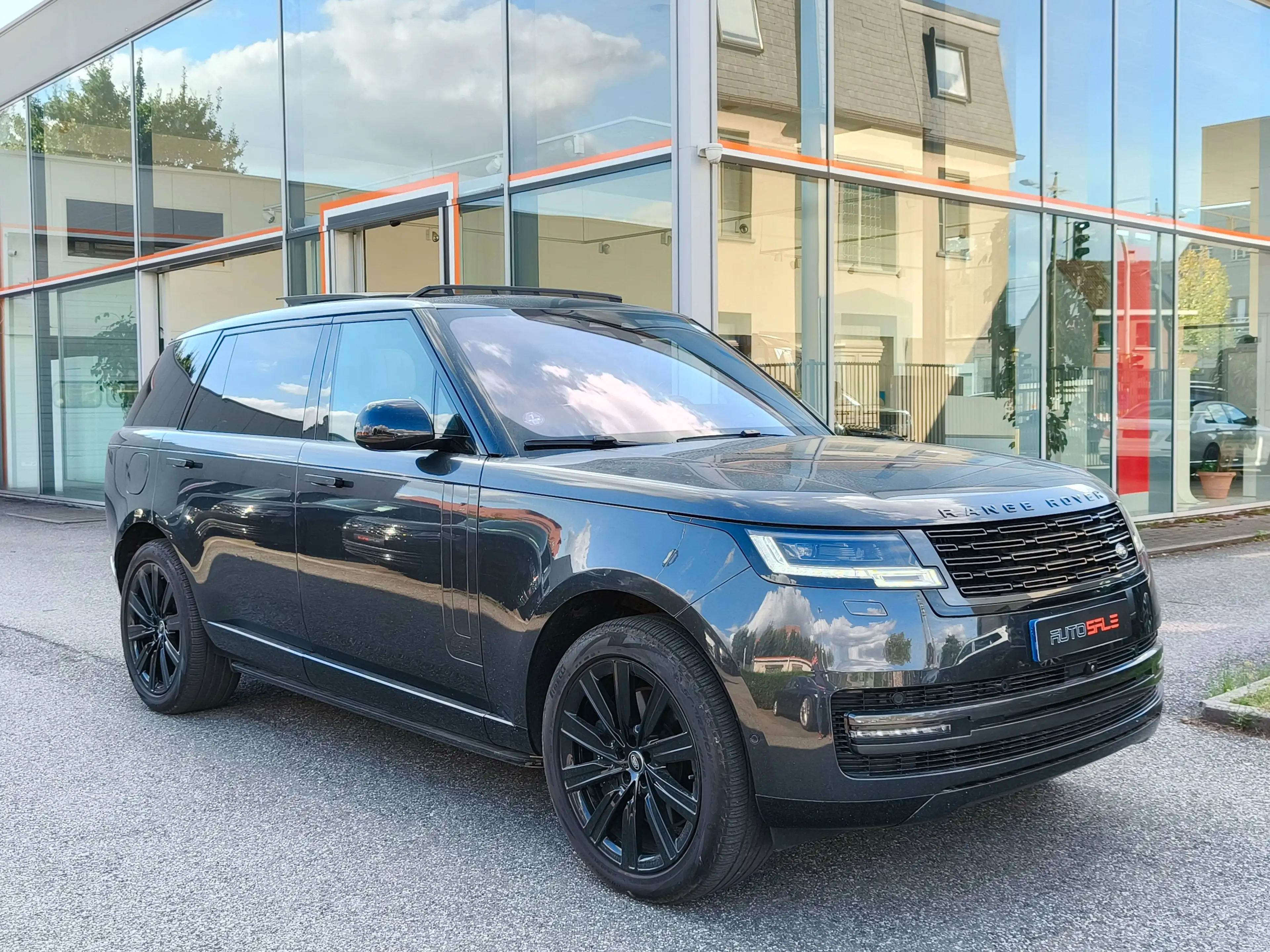 Land Rover Range Rover RR P440e LWB 3.0 Autobiography Pano/SV leather/Side step — photo 2