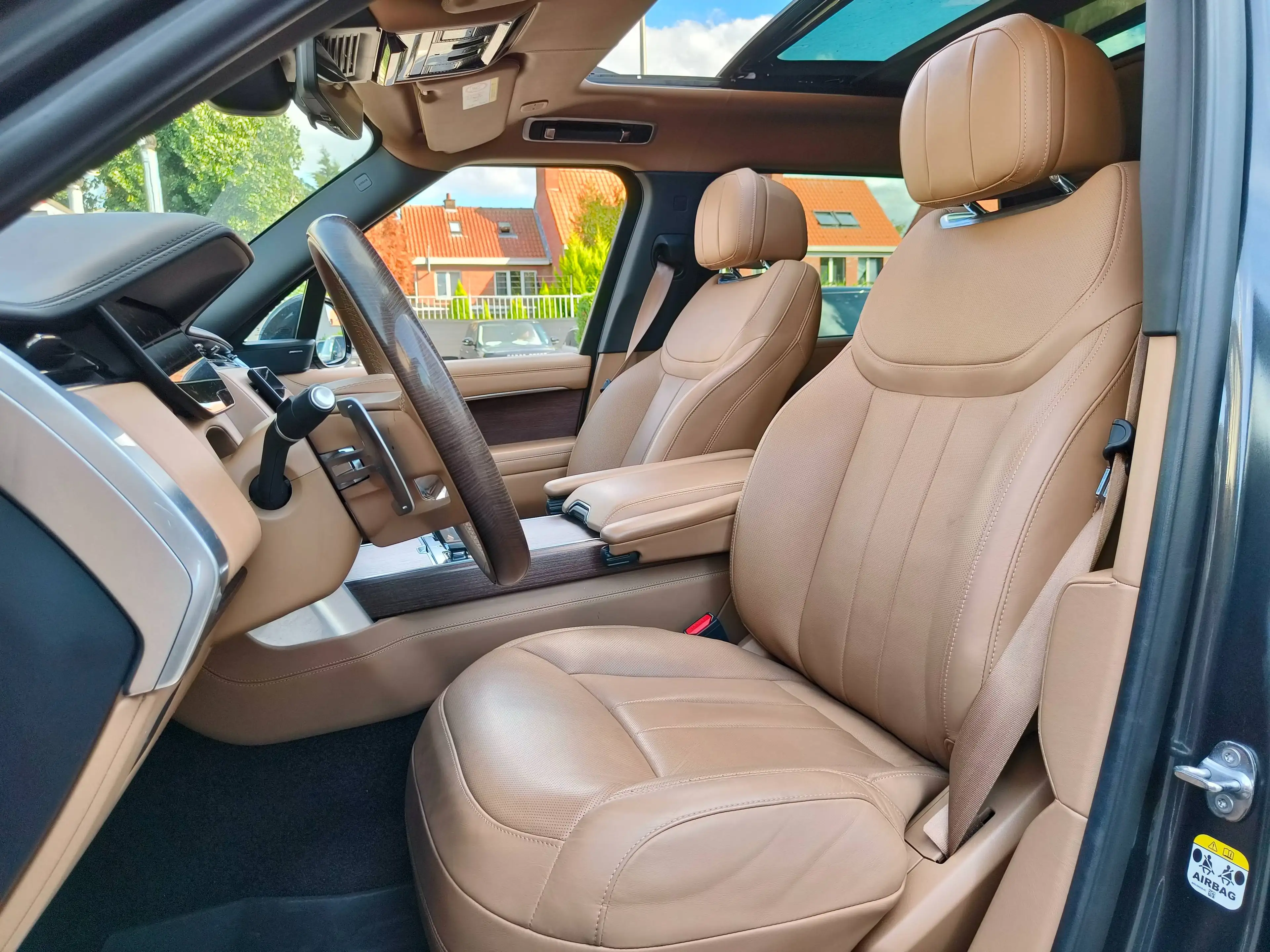 Land Rover Range Rover RR P440e LWB 3.0 Autobiography Pano/SV leather/Side step — photo 6