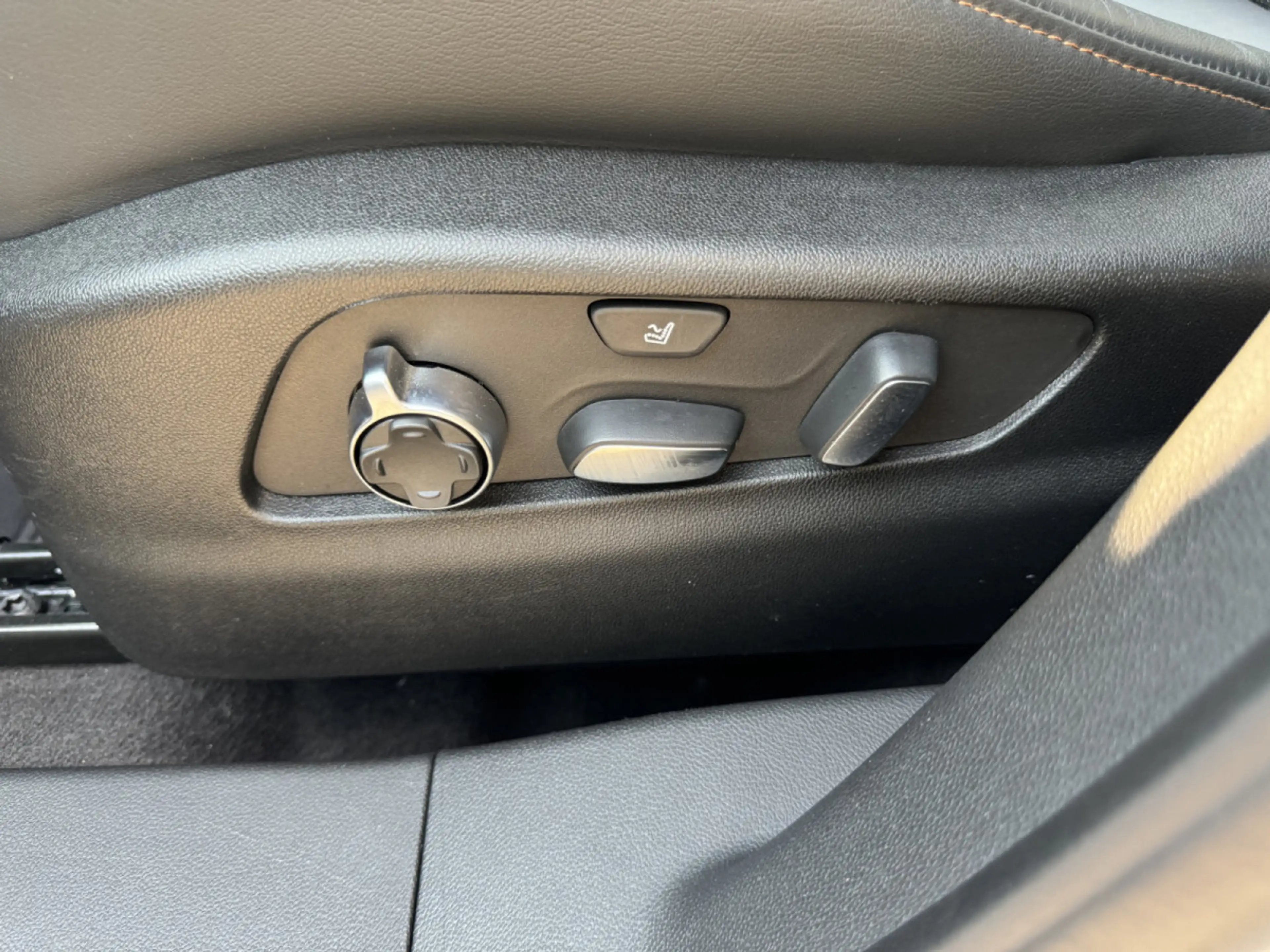 Cadillac XT4 2.0 SPORT 350T AWD BVA9 — photo 14