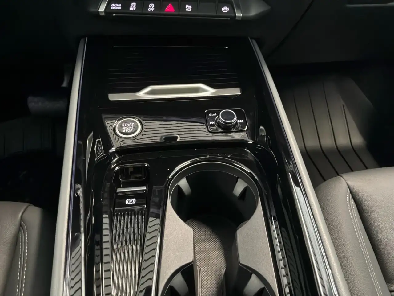 Audi Q3 снимка Audi Q3