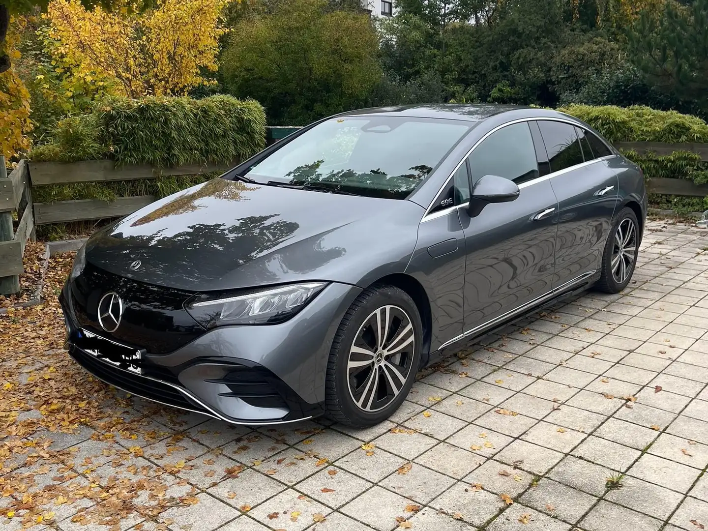 Mercedes-Benz EQE 300 EQE 300 AMG Line Grey - 1