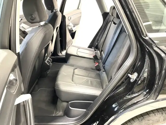 Audi Q3 view 7
