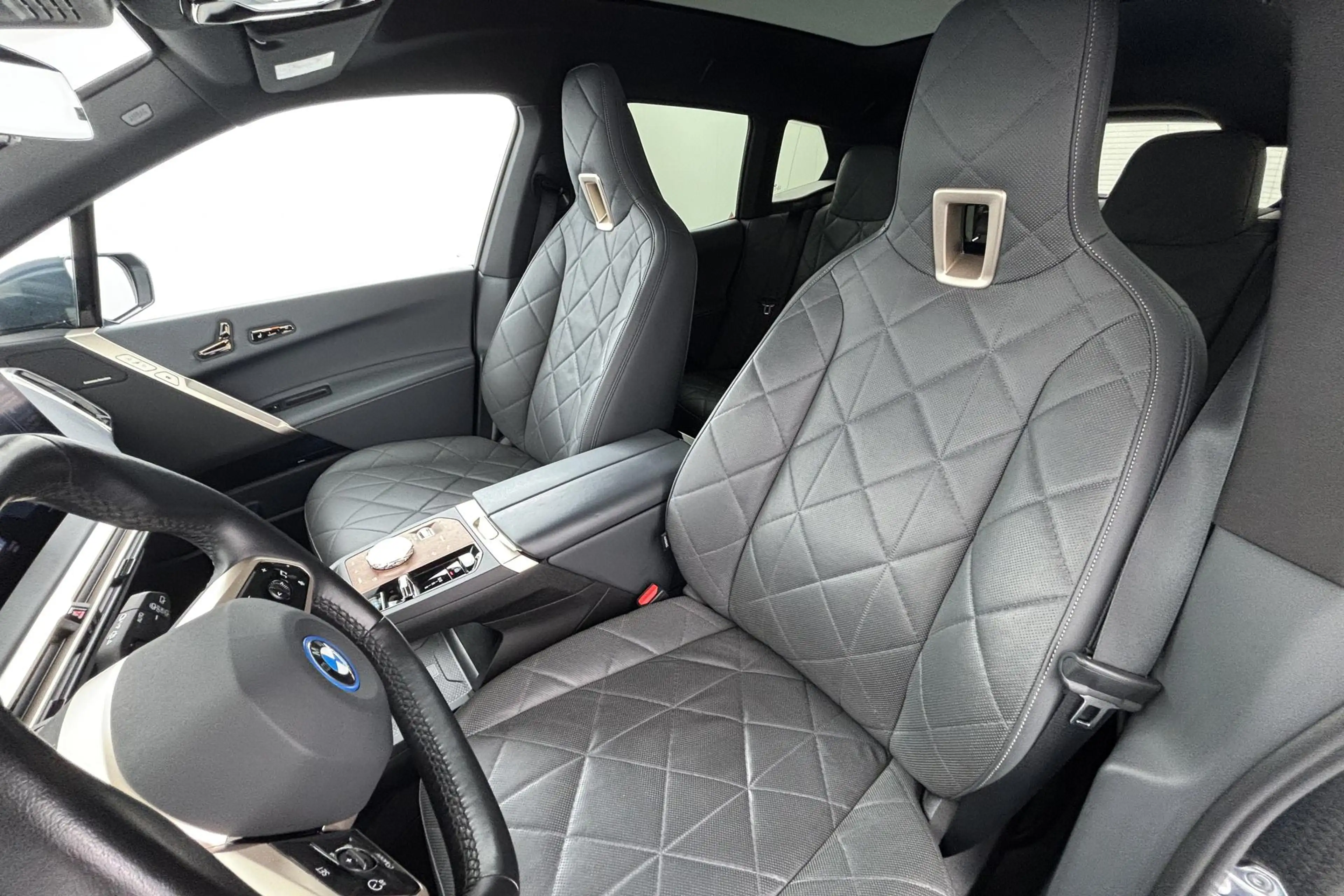 BMW iX xDrive40 High Executive 77 kWh – volledig elektris — photo 18