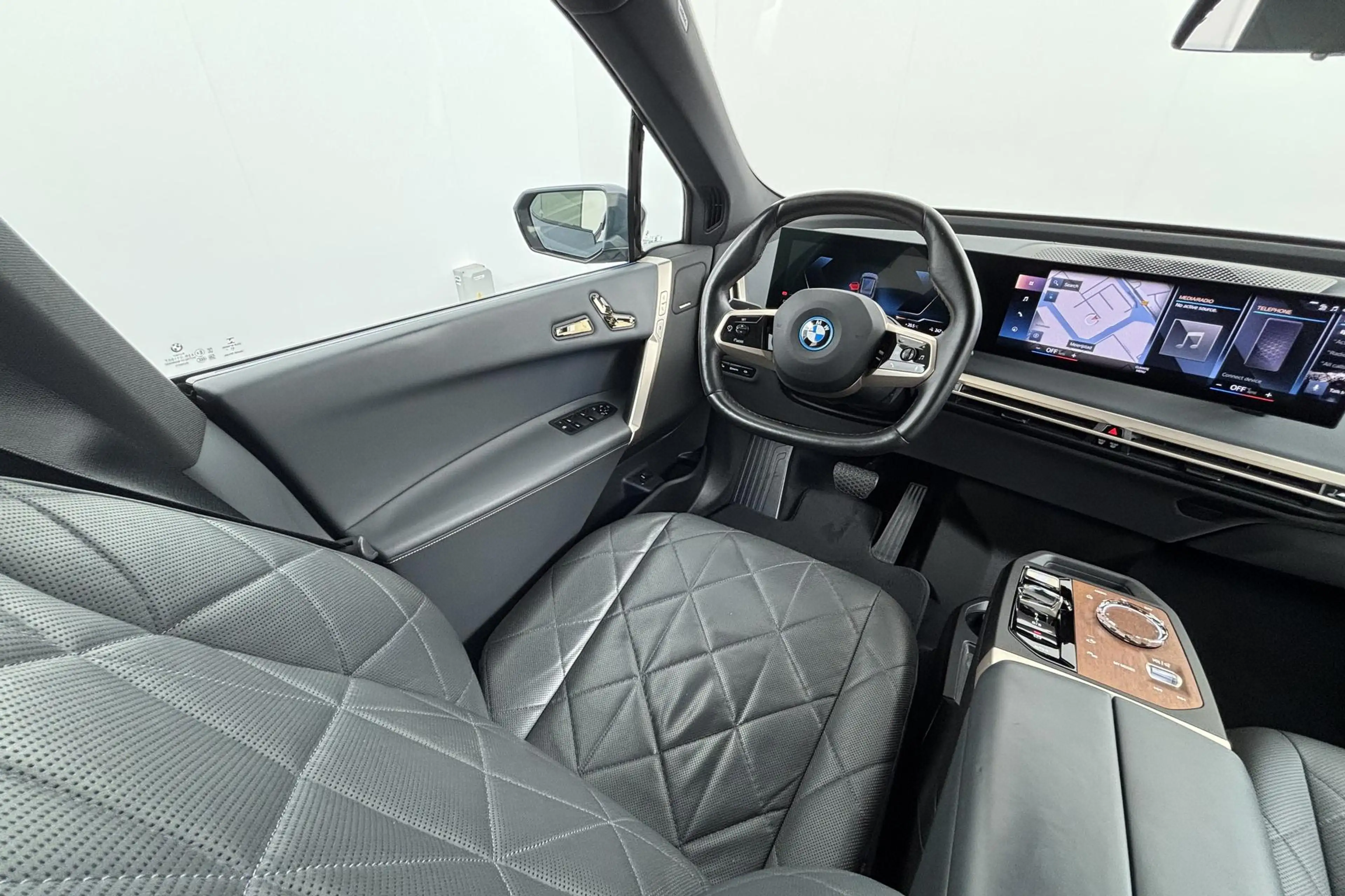 BMW iX xDrive40 High Executive 77 kWh – volledig elektris — photo 11