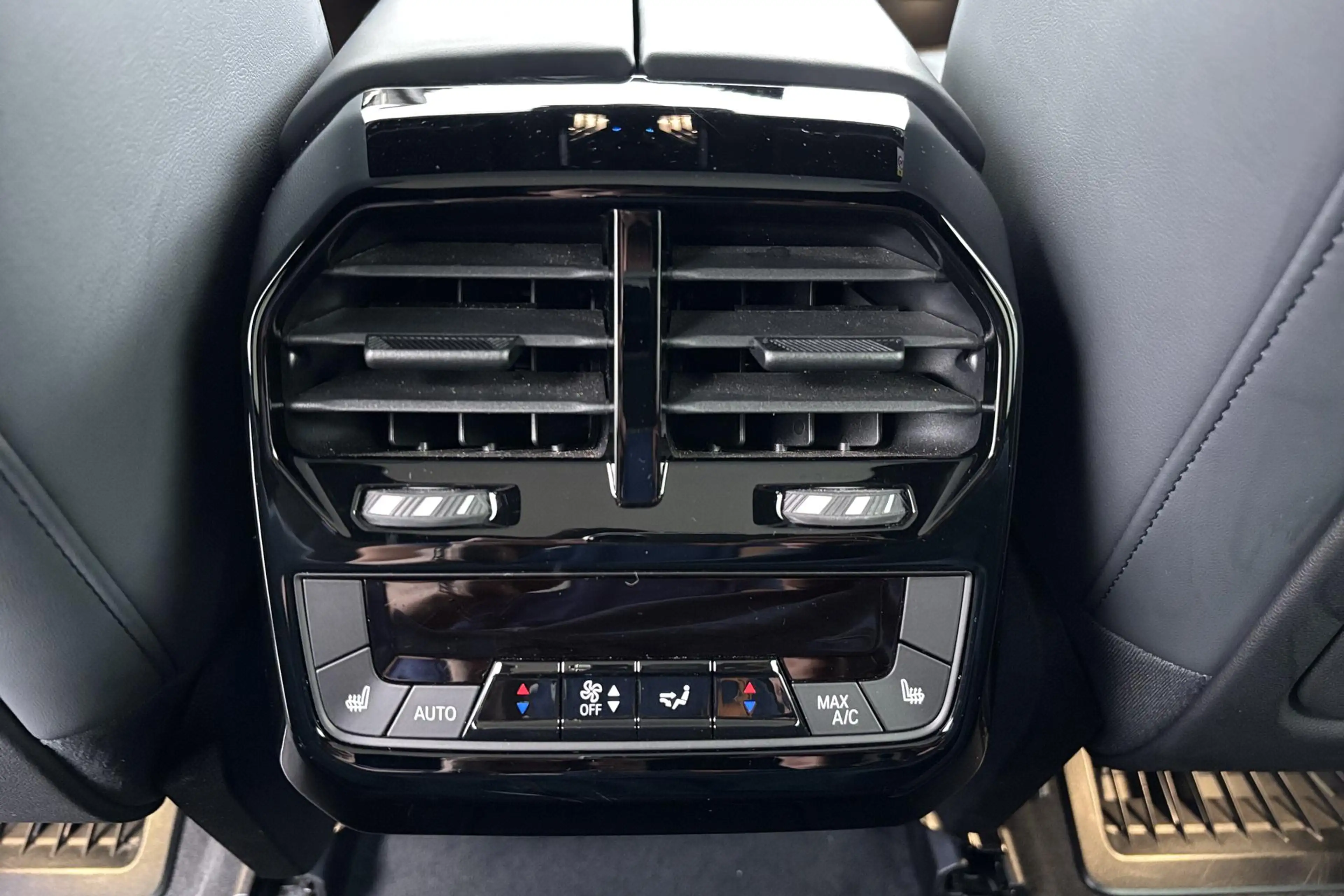 BMW iX xDrive40 High Executive 77 kWh – volledig elektris — photo 33