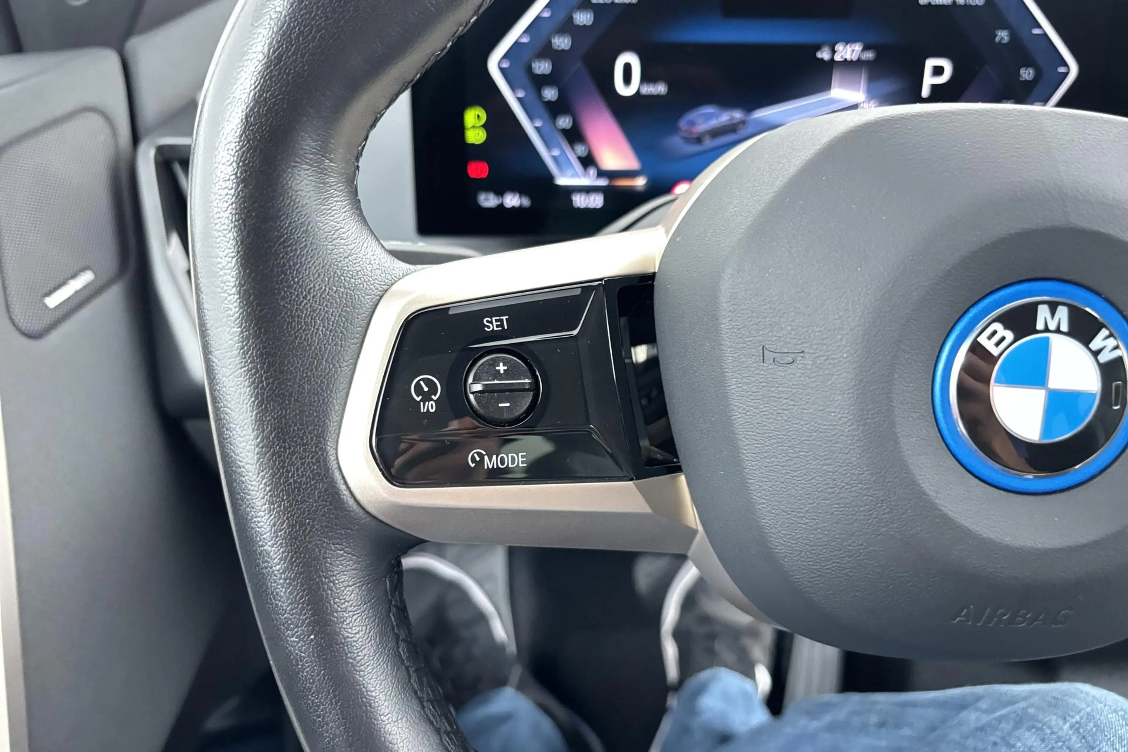 BMW iX xDrive40 High Executive 77 kWh – volledig elektris — photo 26