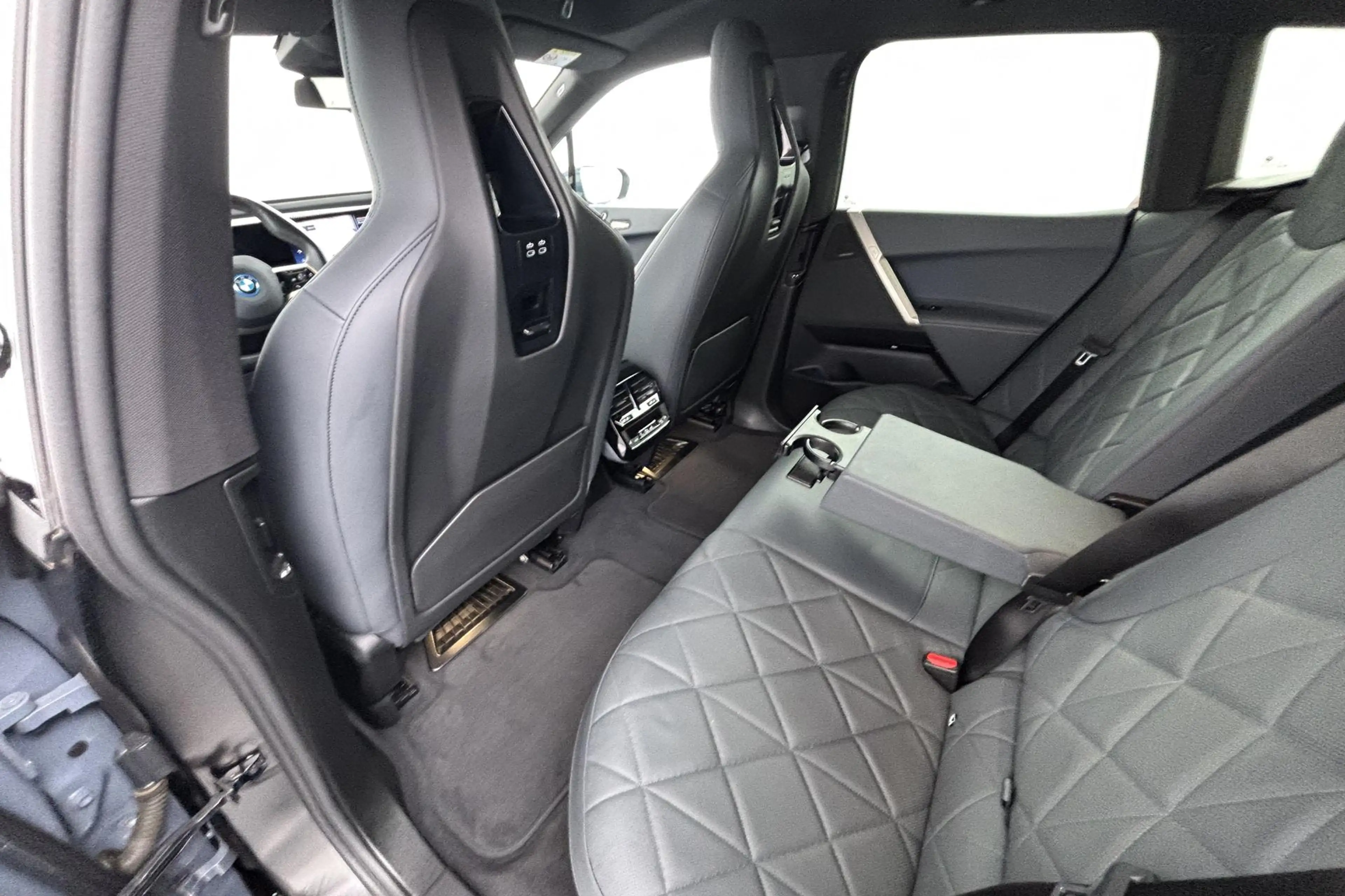 BMW iX xDrive40 High Executive 77 kWh – volledig elektris — photo 19