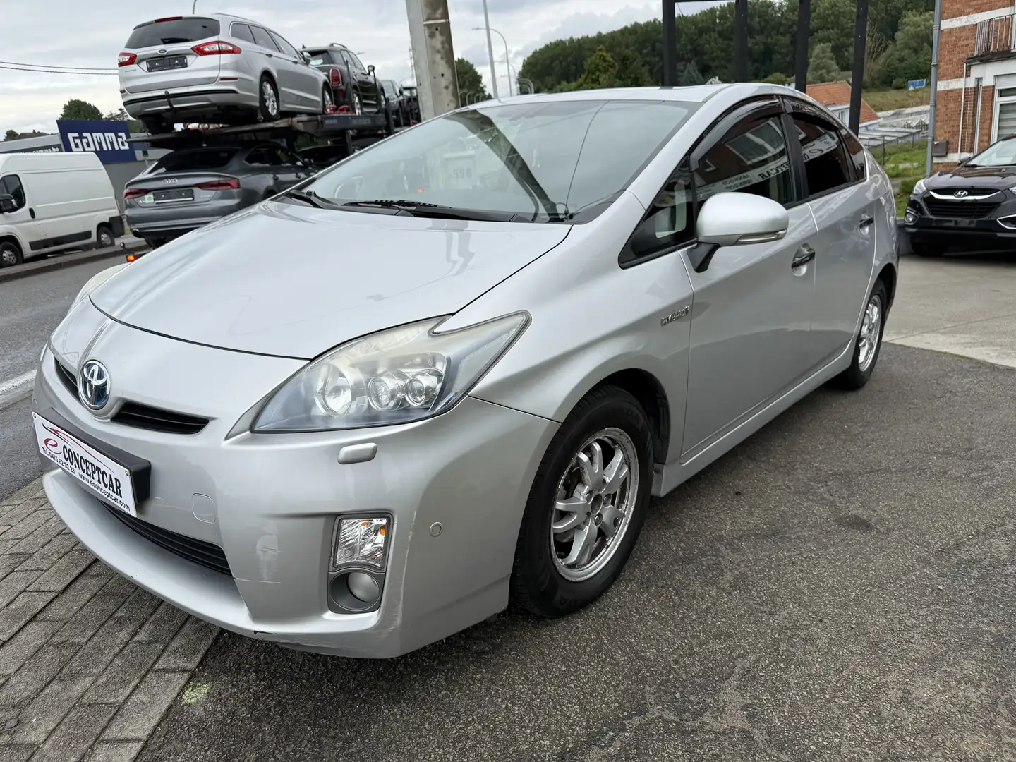 Toyota Prius Hybrid 1.8i VVT-i Sol srebrna - 1