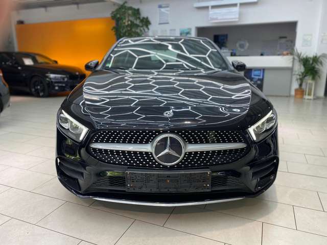 Mercedes-Benz A 180 AMG Line Automatik Navi RüFaKa Ambientebeleuchtung