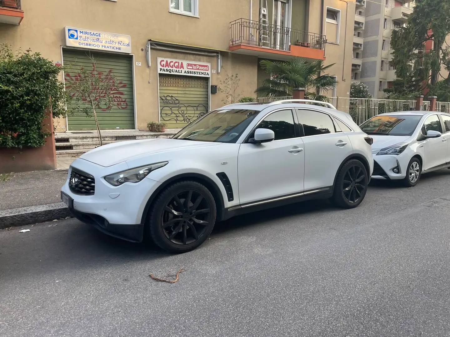Infiniti FX 3.7 V6 S awd auto - 2