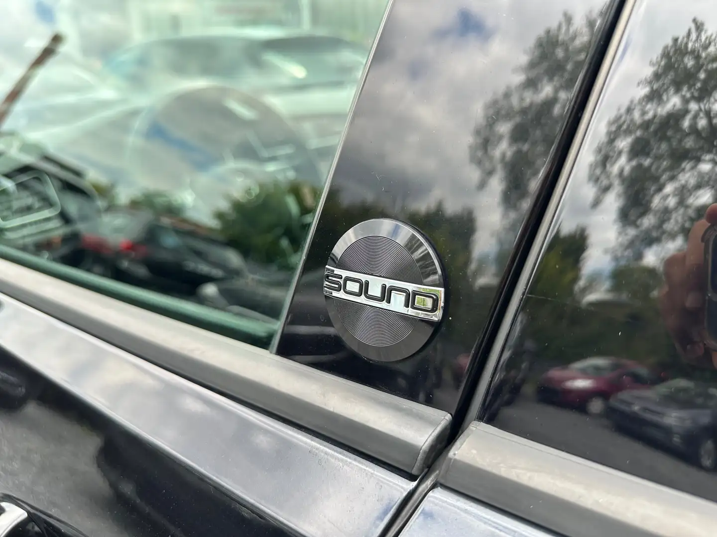 Volkswagen Golf *1.0 TSI*SOUND EDITION*CAMERA*NAVI*CARPLAY*GARNTIE Zwart - 2