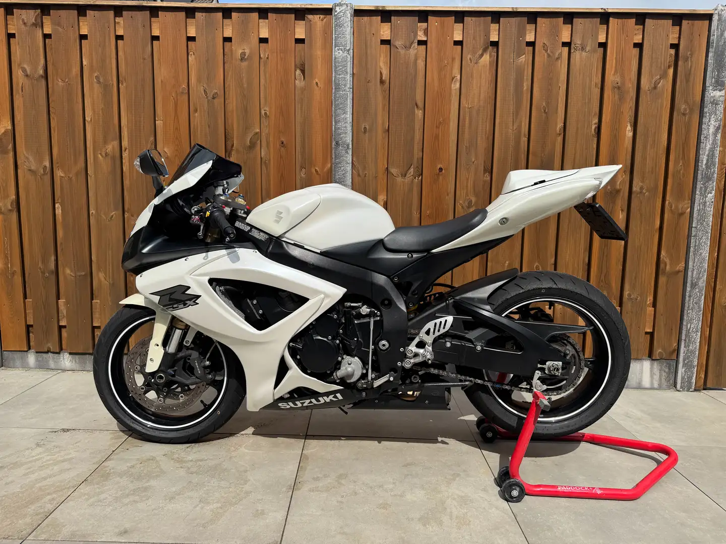 Suzuki GSX-R 600 Wit - 2