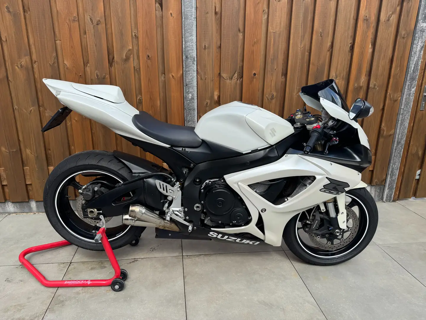 Suzuki GSX-R 600 Wit - 1