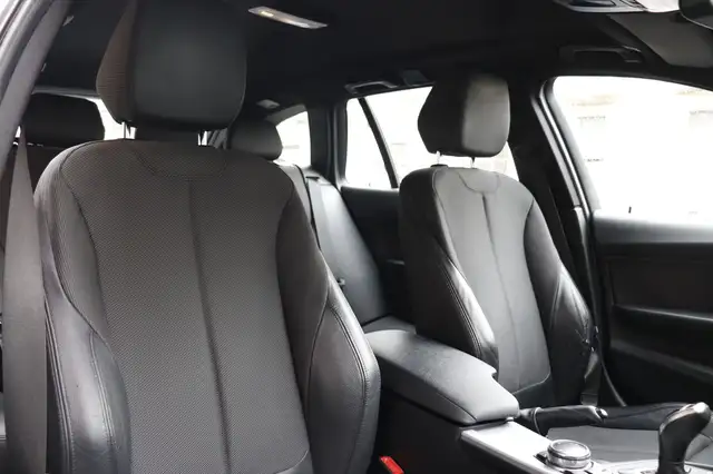 BMW 3 Series view 10