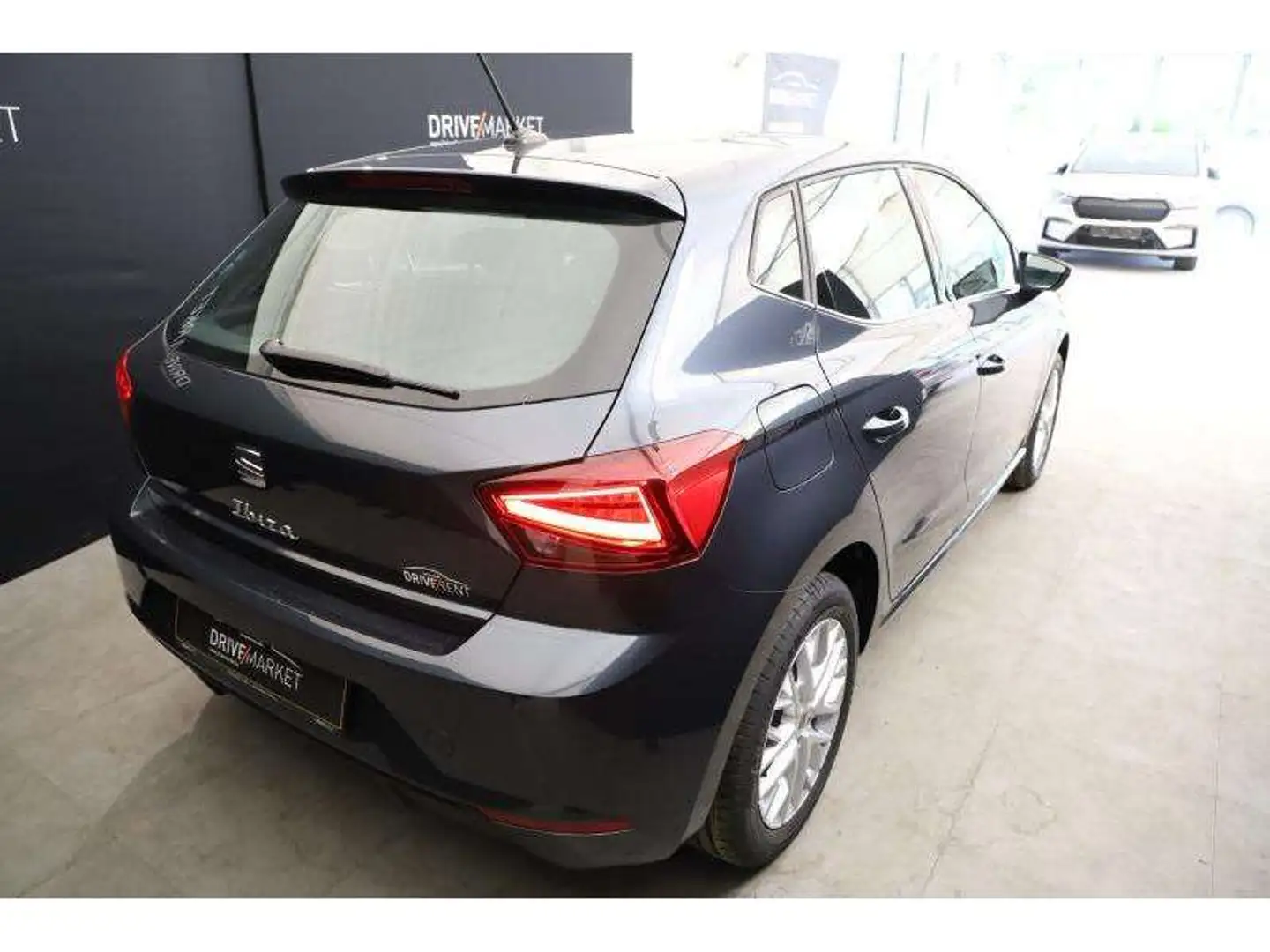 SEAT Ibiza Xcellence Gris - 2