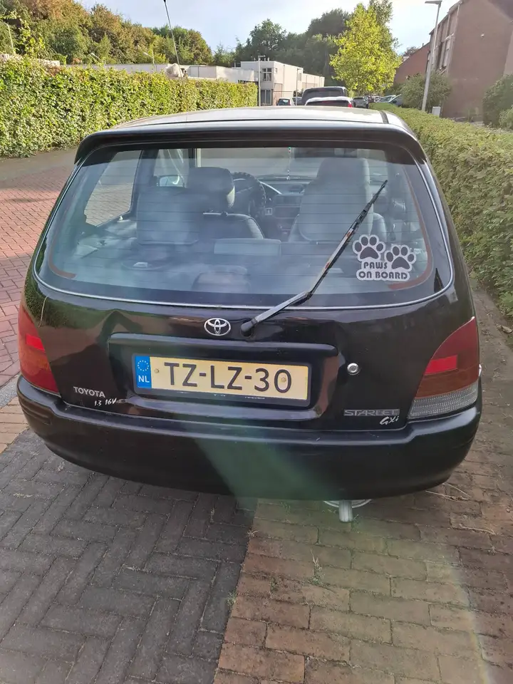 Toyota Starlet 1.3-16V GLi, foto 2