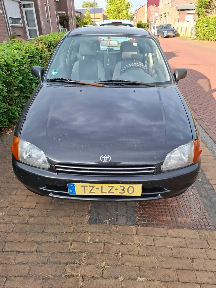 Toyota Starlet 1.3-16V GLi, foto 1