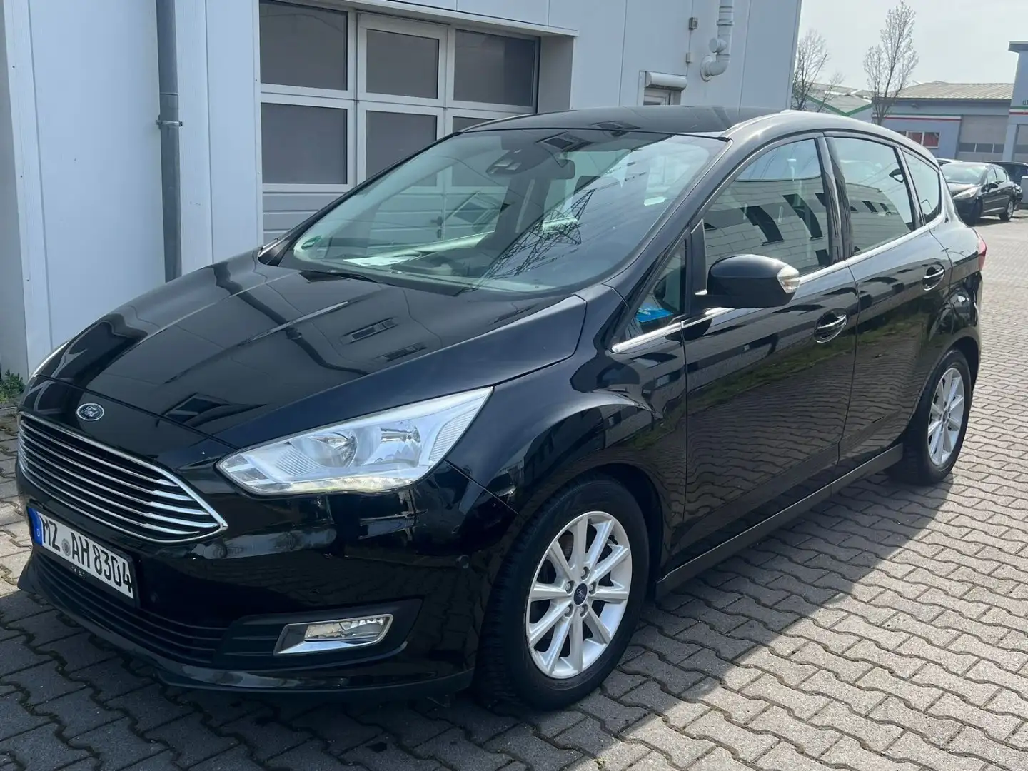 Ford C-Max 1.0 EcoBoost Titanium Leder AHK Top Austattung Schwarz - 1