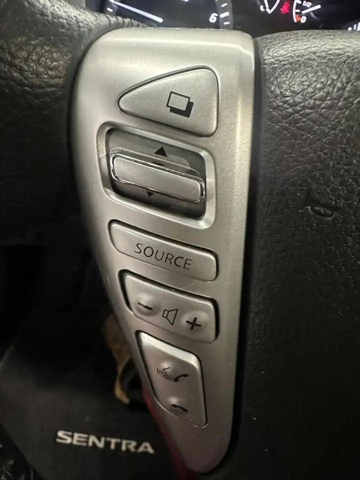 Nissan Sentra fotografie Nissan Sentra