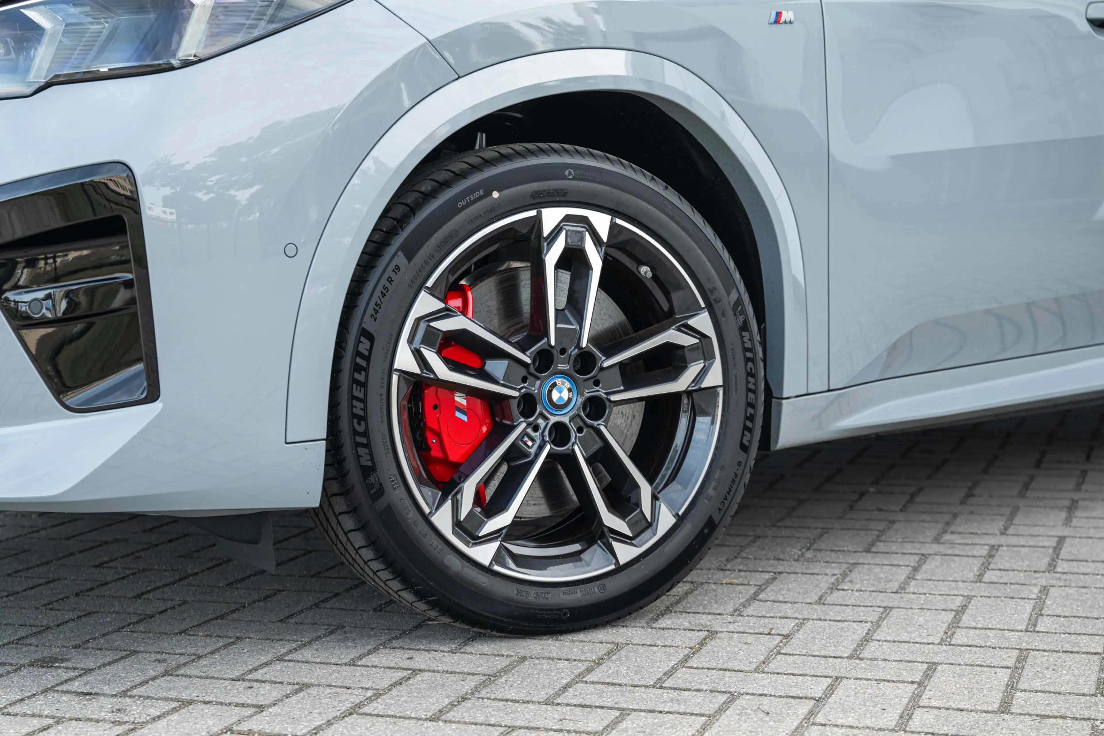 BMW iX2 xDrive30 M Sport / Sportstoelen / Comfort Access / — photo 9