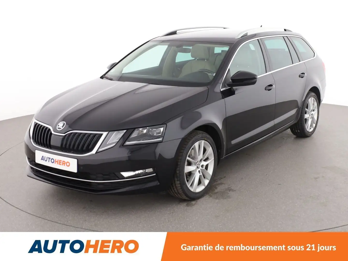 Skoda Combi 1.0 TSI Černá - 1