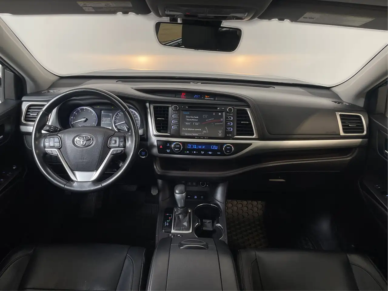 Toyota Highlander снимка Toyota Highlander