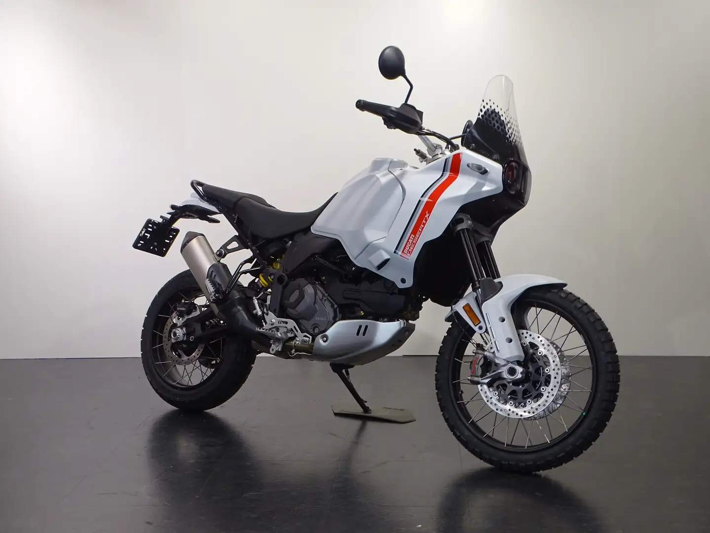 Ducati DesertX Wit - 2