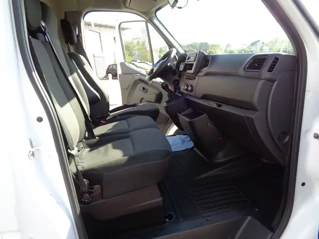 Renault Master view 8