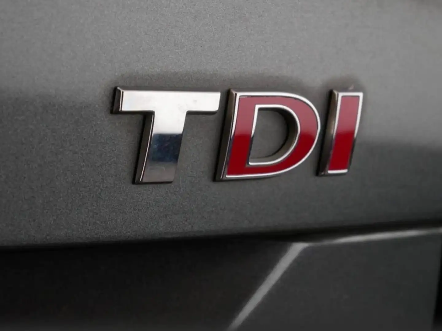 Volkswagen Touran 1.6 TDi SCR Trendline DSG Grijs - 2
