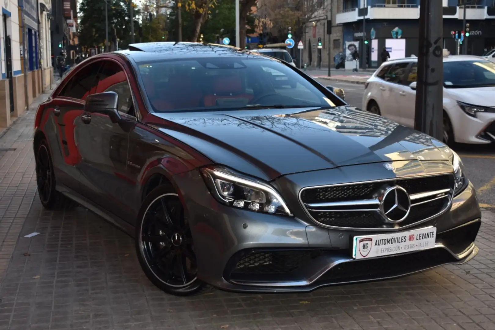 Mercedes-Benz CLS 63 AMG Aut. Grau - 2