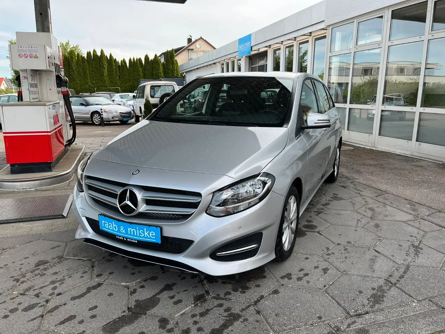 Mercedes-Benz B 200 Style *Navi/PDC/MFL/Bluetooth* Plateado - 1